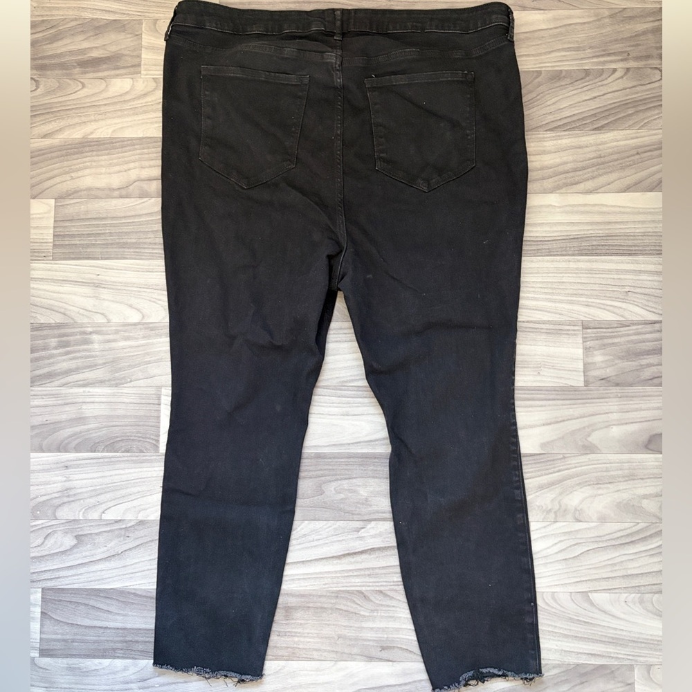 Old Navy Extra High‑Rise Rockstar Super Skinny Jeans | Black | Size 26 - Picture 2 of 3